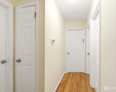320 Suttons Lane - Photo Thumbnail 16