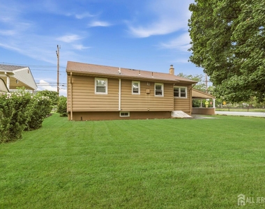 320 Suttons Lane - Photo Thumbnail 23