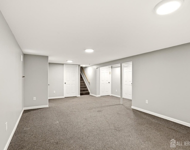 320 Suttons Lane - Photo Thumbnail 17