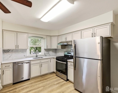320 Suttons Lane - Photo Thumbnail 3