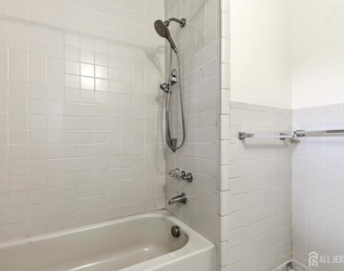 320 Suttons Lane - Photo Thumbnail 10