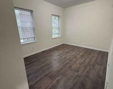 102 Broad Street - Photo Thumbnail 4