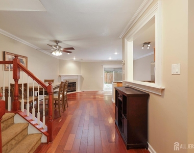 117 Lexington Circle - Photo Thumbnail 12