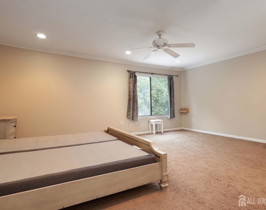 117 Lexington Circle - Photo Thumbnail 19