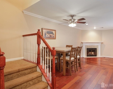 117 Lexington Circle - Photo Thumbnail 6