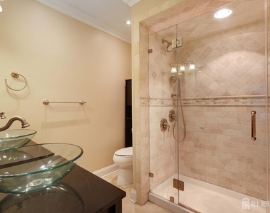 117 Lexington Circle - Photo Thumbnail 24