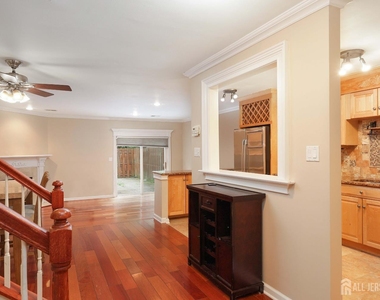 117 Lexington Circle - Photo Thumbnail 5