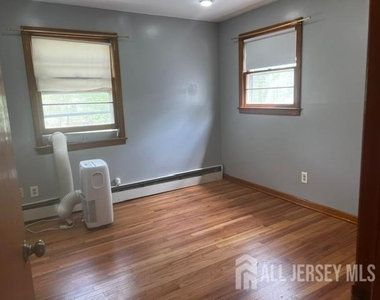 42-42 Edgewood Terrace - Photo Thumbnail 8