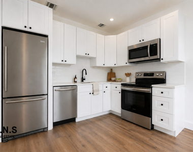 20-14 41st Street - Photo Thumbnail 2
