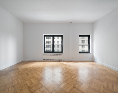 57 W 58th Street - Photo Thumbnail 2