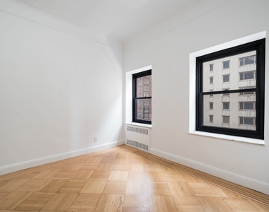 57 W 58th Street - Photo Thumbnail 3