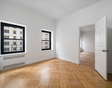 57 W 58th Street - Photo Thumbnail 5