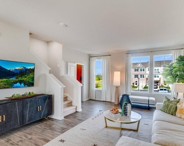 440 17th St - Photo Thumbnail 4