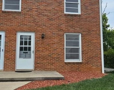 230 E Whitlock Avenue - Photo Thumbnail 13