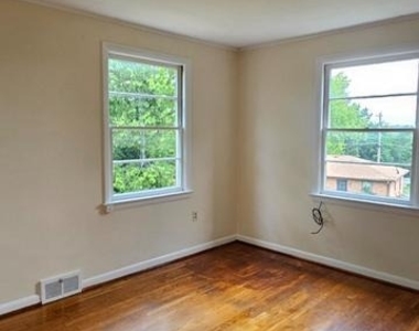 230 E Whitlock Avenue - Photo Thumbnail 9
