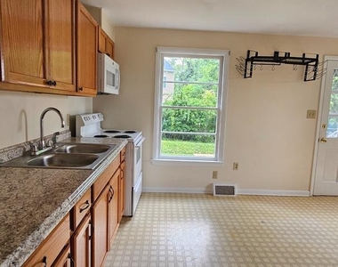 230 E Whitlock Avenue - Photo Thumbnail 2