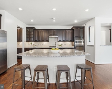 428 Alder Drive - Photo Thumbnail 15