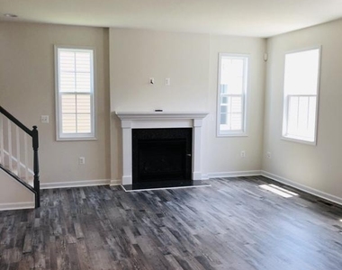 336 Boxelder Drive - Photo Thumbnail 10