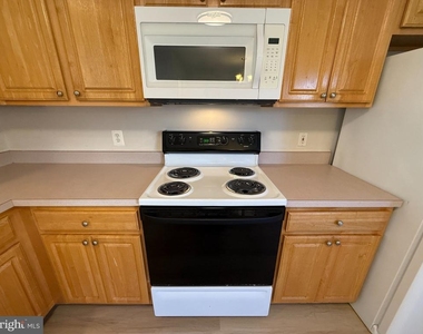 403 Independence Drive - Photo Thumbnail 7
