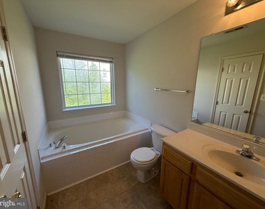 403 Independence Drive - Photo Thumbnail 41