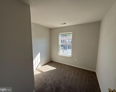 403 Independence Drive - Photo Thumbnail 32