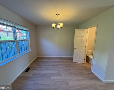 403 Independence Drive - Photo Thumbnail 9