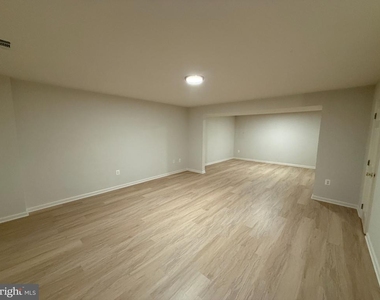 403 Independence Drive - Photo Thumbnail 20