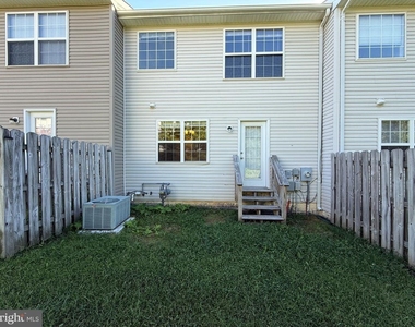 403 Independence Drive - Photo Thumbnail 18