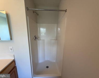 403 Independence Drive - Photo Thumbnail 40