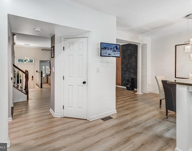 2599 Grayton Lane - Photo Thumbnail 10