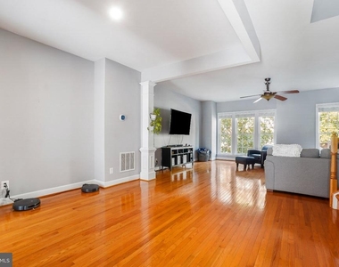 14899 Potomac Branch Drive - Photo Thumbnail 2