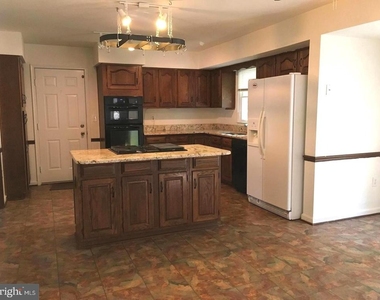 3875 Oriole Court - Photo Thumbnail 4