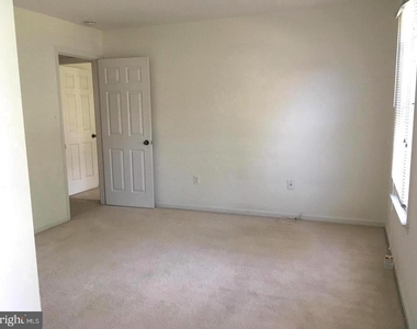 3875 Oriole Court - Photo Thumbnail 12