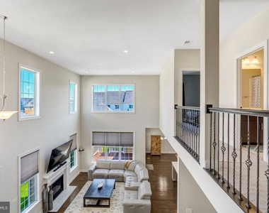 23311 Silcott Woods Terrace - Photo Thumbnail 33