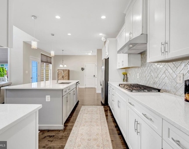 23311 Silcott Woods Terrace - Photo Thumbnail 7