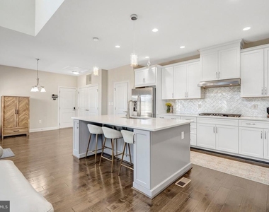 23311 Silcott Woods Terrace - Photo Thumbnail 6