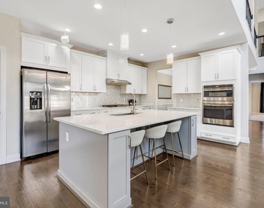23311 Silcott Woods Terrace - Photo Thumbnail 9