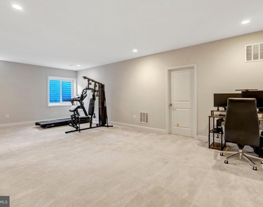 23311 Silcott Woods Terrace - Photo Thumbnail 47