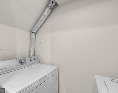 21588 Bankbarn Terrace - Photo Thumbnail 32