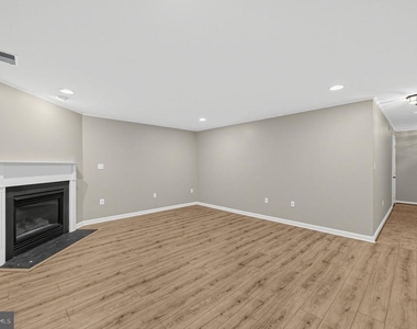 21588 Bankbarn Terrace - Photo Thumbnail 30