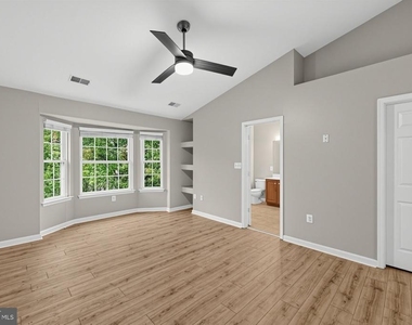21588 Bankbarn Terrace - Photo Thumbnail 16