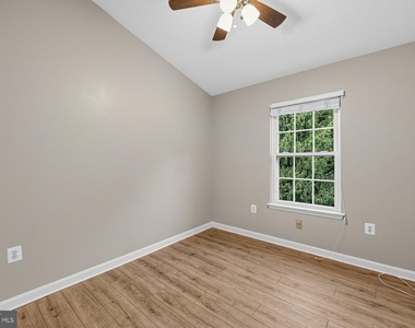 21588 Bankbarn Terrace - Photo Thumbnail 18