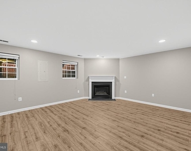 21588 Bankbarn Terrace - Photo Thumbnail 25