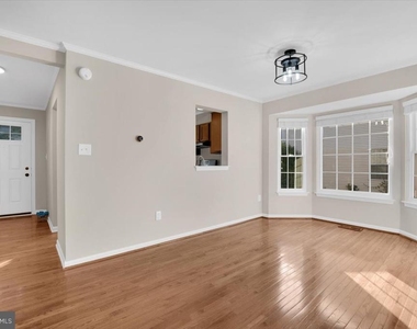 908 Smartts Lane Ne - Photo Thumbnail 9