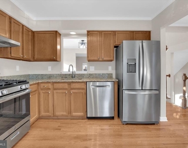 908 Smartts Lane Ne - Photo Thumbnail 5