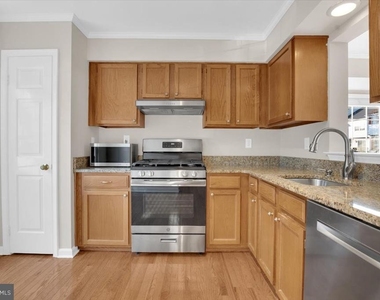 908 Smartts Lane Ne - Photo Thumbnail 4