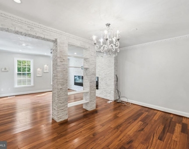 8562 Tyrolean Way - Photo Thumbnail 5