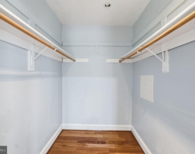 8562 Tyrolean Way - Photo Thumbnail 15