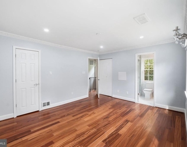 8562 Tyrolean Way - Photo Thumbnail 13
