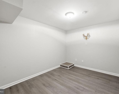 8562 Tyrolean Way - Photo Thumbnail 21